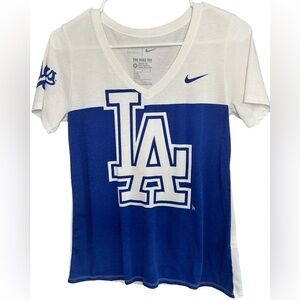 NIKE Los Angeles Dodgers World Series Champs💙 Women’s Medium V-Neck Tee Go Blue